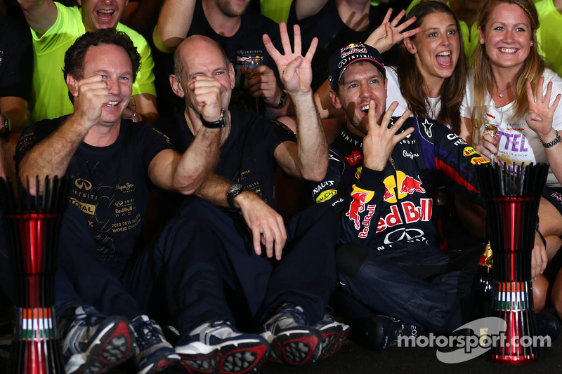 Себастьян Феттель, Red Bull Racing ,святкує свій 4-й титул з командою