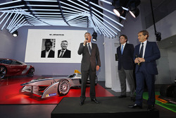 Alain Prost e Jean-Paul Driot con Alejandro Agag, co-fondatore della Formula E Championship