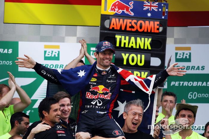 Mark Webber, Red Bull Racing con todo el equipo