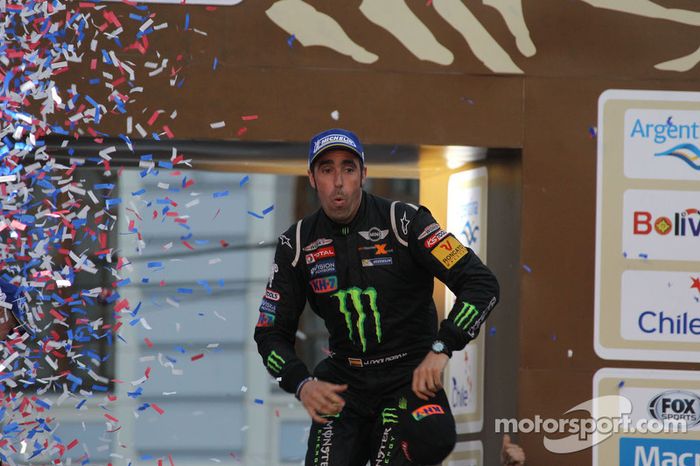 El ganador de la categoría de coches, Nani Roma