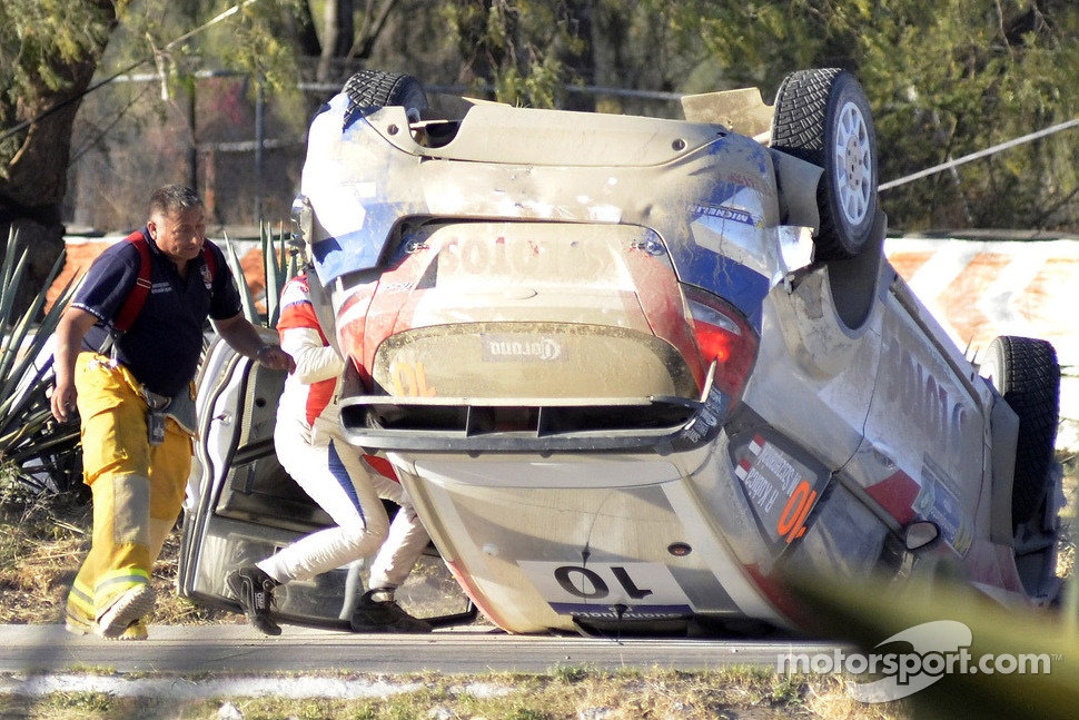 Trouble for Robert Kubica and Maciek Szczepaniak, Ford Fiesta WRC