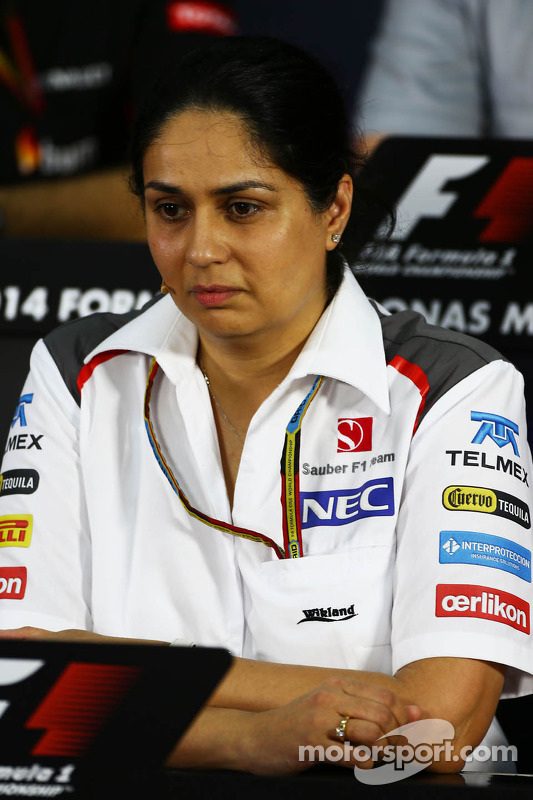 莫妮莎·卡滕伯恩, 索伯车队领队,参加国际汽联新闻发布会