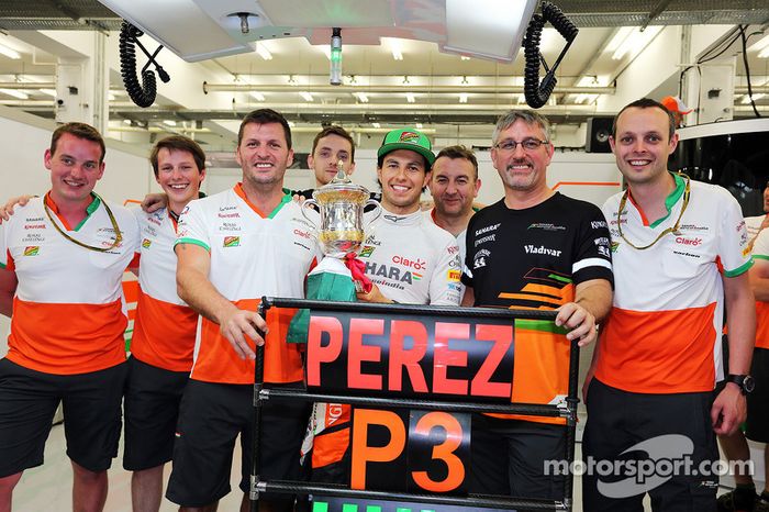 Sergio Pérez, Sahara Force India F1 celebra su tercer lugar con su equipo