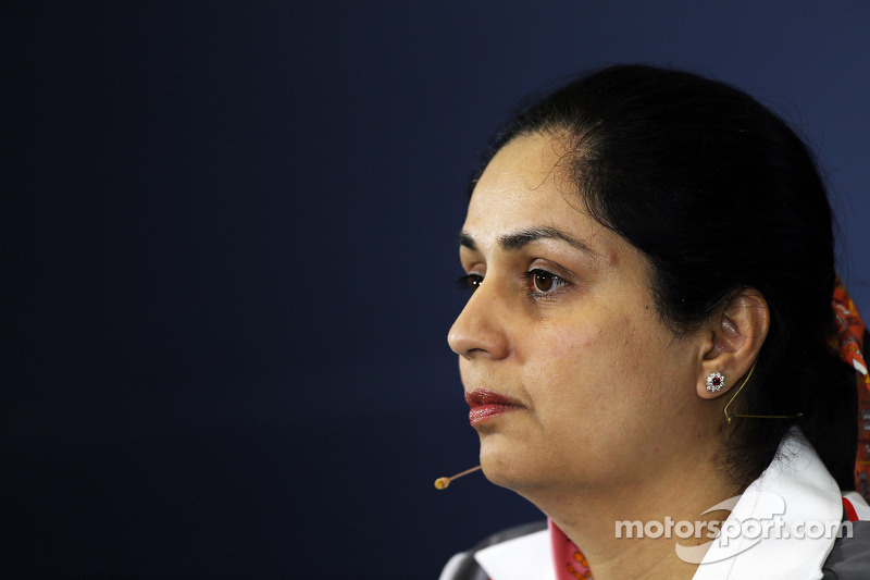 莫妮莎·卡滕伯恩, 索伯车队领队,参加国际汽联新闻发布会