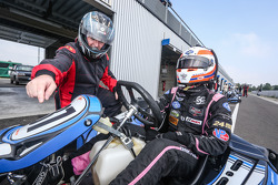 Alex Brundle en Motorsport.com's Eric Gilbert