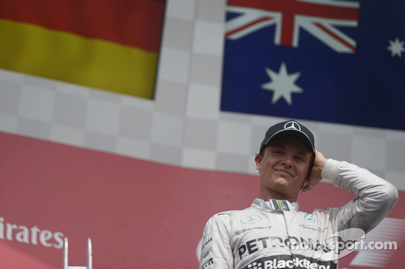 Segundo lugar Nico Rosberg, Mercedes AMG F1 no pódio