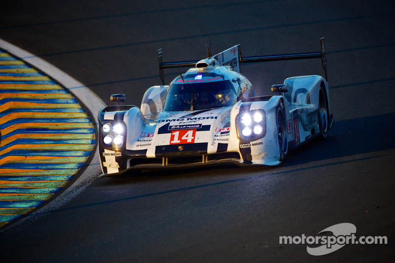 #14 Porsche Team Porsche 919 Hybrid: Romain Dumas, Neel Jani, Marc Lieb