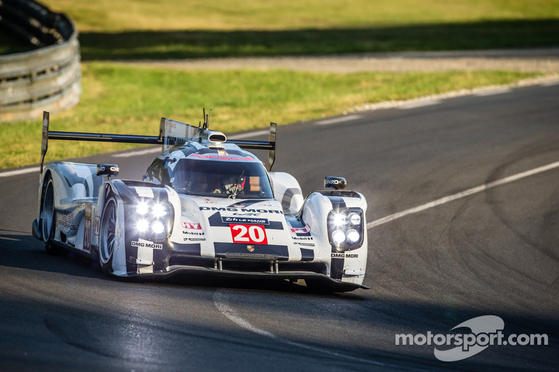 #20 Porsche Team Porsche 919 Hybrid: Timo Bernhard, Mark Webber, Brendon Hartley