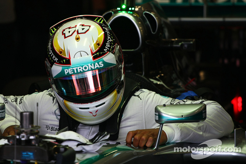 梅赛德斯amg f1 w05车手刘易斯·汉密尔顿