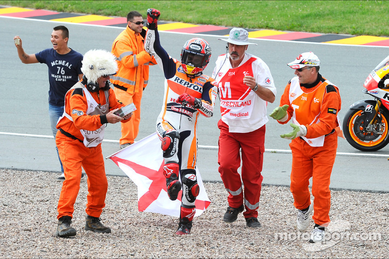 <img src="http://cdn-1.motorsport.com/static/custom/car-thumbs/MOTOGP_2017/RIDERS_NUMBERS/Marquez.png" width="50" /> 15. Гран Прі Німеччини-2014