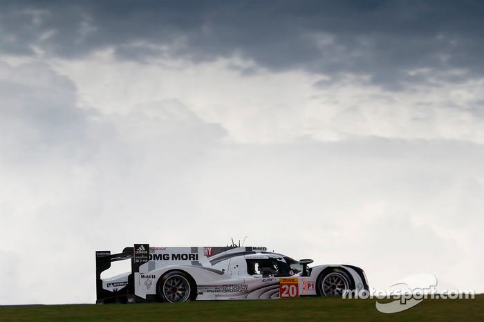 #20 Porsche Team Porsche 919 Hybrid: Mark Webber, Brendon Hartley, Timo Bernhard
