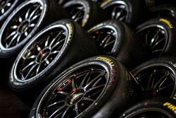 Pirelli detalle de neumáticos