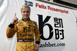Polesitter Felix Rosenqvist, Kashbet.com by Mücke Motorsport Dallara F312 Mercedes-HWA
