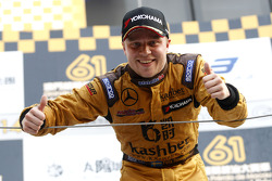 El ganador Felix Rosenqvist, Kashbet.com de Mücke Motorsport Dallara F312 Mercedes-HWA