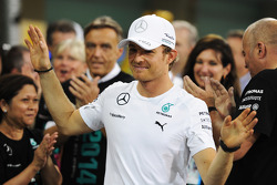 Nico Rosberg, Mercedes AMG F1, feiert mit seinem Team