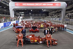 Photo de groupe Ferrari : Kimi Räikkönen et Marc Gené