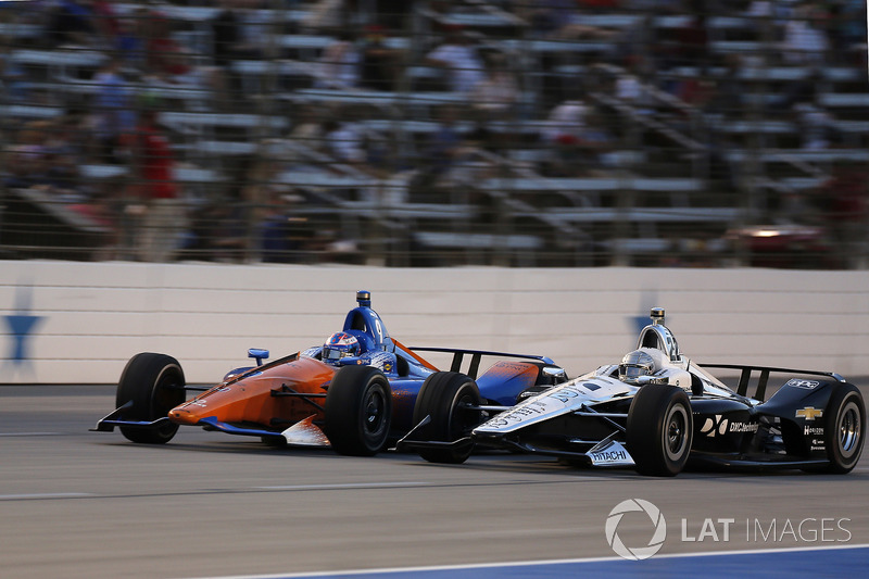 Scott Dixon, Chip Ganassi Racing Honda, Simon Pagenaud, Team Penske Chevrolet