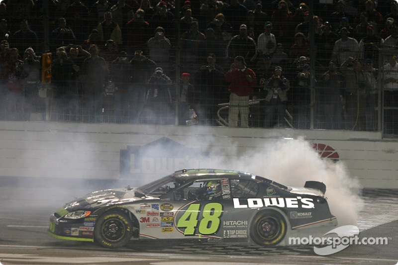 2004: Jimmie Johnson (Hendrick-Chevrolet) - 3 Siege