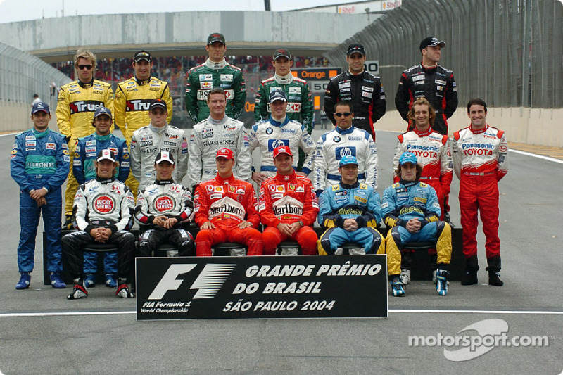 Drivers of the 2004 World Championship photoshoot