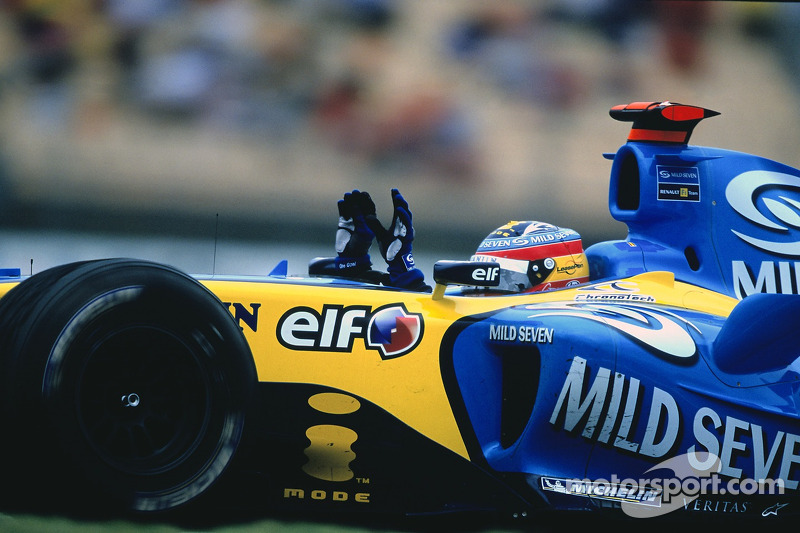 Ganador de la carrera Fernando Alonso celebra