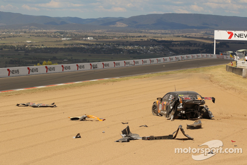 #91 MARC Cars Australia Mazda 3 V8: Keith Kassulke, Jake Camalleri, Ivo Breukers in huge crash