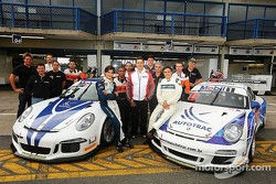 Nelson Piquet con su hijo Pedro Piquet de 16 años de edad, poniendo a prueba el Porsche 911 GT