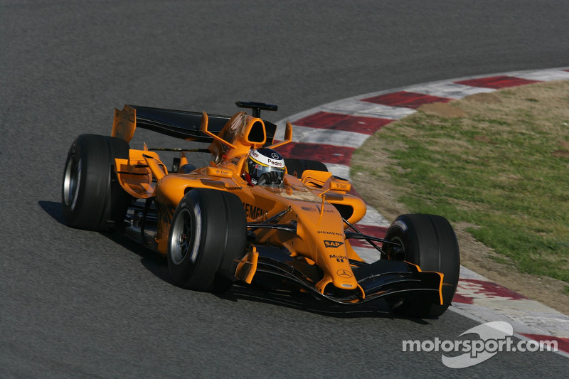 Pedro de la Rosa test ediyoryeni McLaren MP4-21