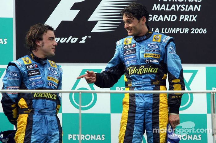 26- Fernando Alonso, 2º en el GP de Malasio 2006 con Renault