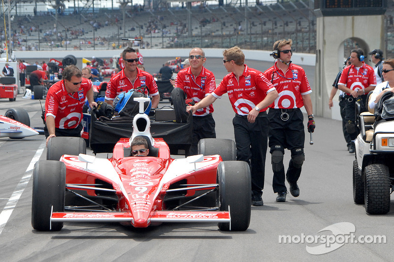 La voiture de Scott Dixon à la grille