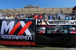 Des bannière pour Max Verstappen, Scuderia Toro Rosso