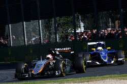 Nico Hulkenberg, Sahara Force India e Marcus Ericsson, Sauber F1 Team