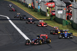 Карлос Сайнс-мл., Scuderia Toro Rosso STR10