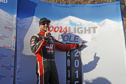 Polesitter Kurt Busch, Stewart-Haas Racing Chevrolet celebrates
