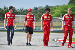 Себастьян Феттель, Ferrari и Эстебан Гутьеррес, тест-пилот Ferrari