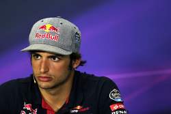 Карлос Сайнс мл., Scuderia Toro Rosso