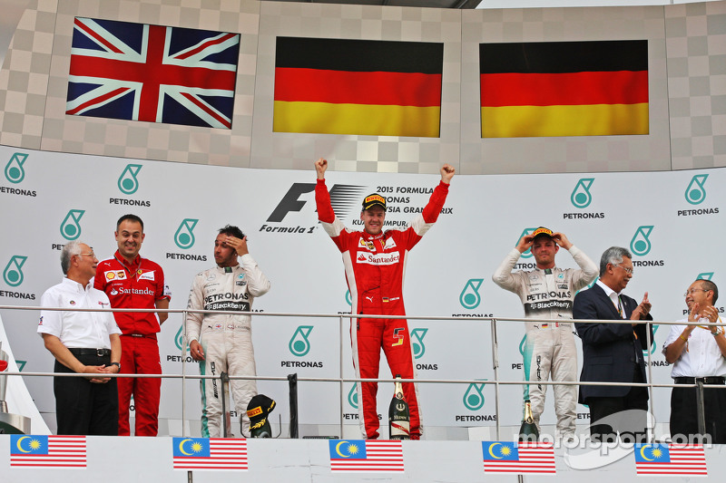 Das Podium: 2. Lewis Hamilton, Mercedes AMG F1; 1. Sebastian Vettel, Ferrari; 3. Nico Rosberg, Merce