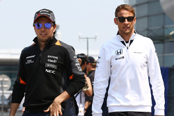 Серхио Перес, Sahara Force India F1 и Дженсон Баттон, McLaren