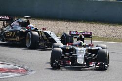 Pastor Maldonado, Lotus F1 E23 lidera a su compañero Romain Grosjean, Lotus F1 E23