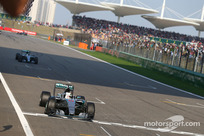 Posisi Pertama Lewis Hamilton, Mercedes AMG F1