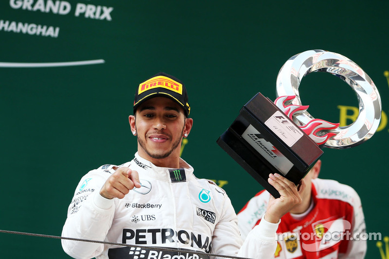 Льюіс Хемілтон, Mercedes AMG F1, на подіумі