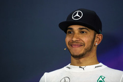 Lewis Hamilton Mercedes AMG F1 lors de la conférence de presse FIA