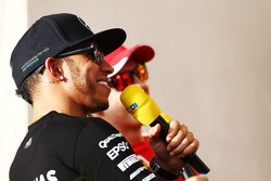 Льюис Хэмилтон, Mercedes AMG F1 и Себастьян Феттель, Ferrari