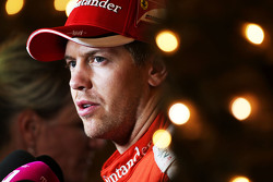 Sebastian Vettel, Ferrari con los medios de comunicación