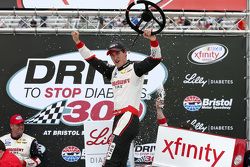 Ganador de la Carrera Joey Logano, equipo Penske Ford