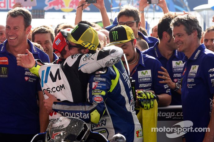 Valentino Rossi, Yamaha Factory Racing y Cal Crutchlow, Team LCR Honda