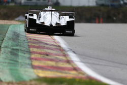 #17 Porsche Team 919 Hybrid: Тимо Бернхард, Марк Уэббер и Брендан Хартли