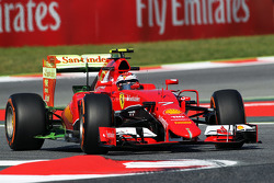 Kimi Raikkonen, Ferrari SF15-T avec de la peinture flow-vis