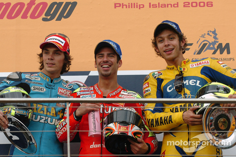 Podio. ganador de la carrera Marco Melandri con Chris Vermeulen y Valentino Rossi