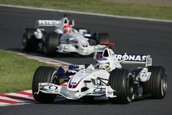 Nick Heidfeld devant Robert Doornbos