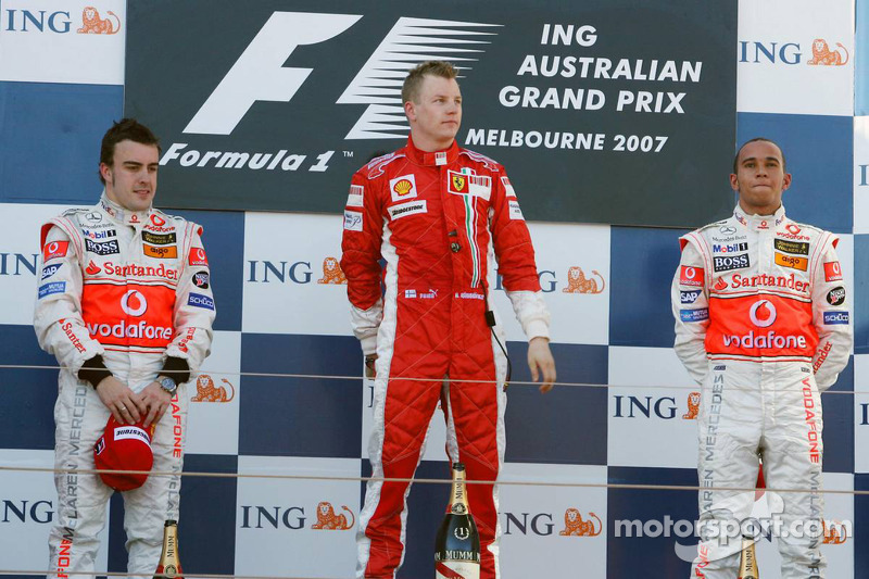 Podium: winnaar Kimi Raikkonen, tweede Fernando Alonso, derde Lewis Hamilton